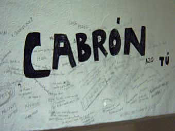 cabrn - AZO, T (Intervencin con grafito y rotulador sobre la pared)